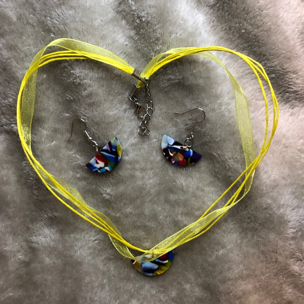 Yellow/Multicolor Necklace Set